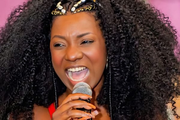 Sambista Adriana Araújo morre e recebe homenagens em Belo Horizonte