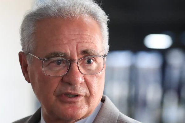 Senadores se reúnem com Fachin e pedem acesso ao inquérito do Master