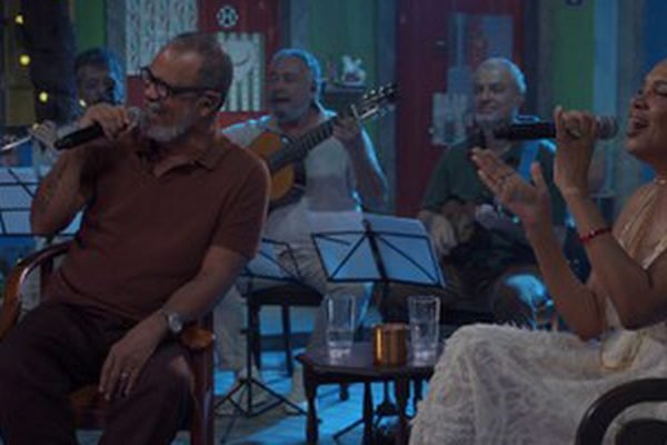 Teresa Cristina recebe Marquinho China no programa Samba na Gamboa