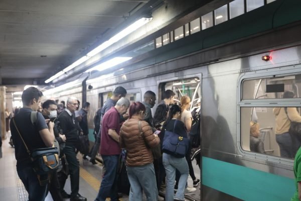 Termina a greve nas linhas de trens em São Paulo