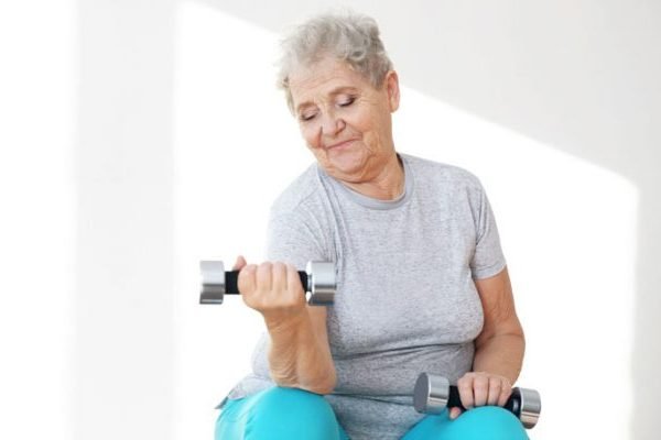 exercicios-idosos-e1642698264839.jpg