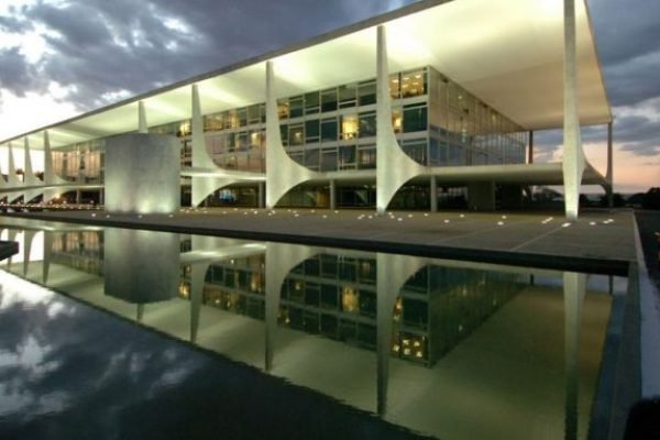 palacio_do_planalto_0-e1640108101526.jpg