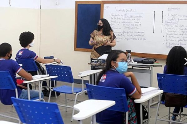 professor-alunos.jpeg